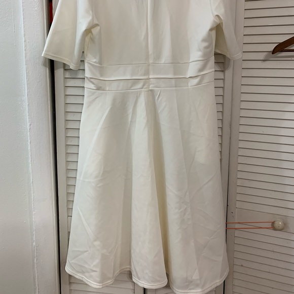 SOLD. Simple off white v neck dress - Picture 2 of 3